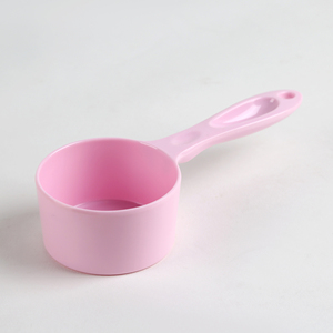 Cuchara de melamina para alimentar mascotas con comida seca, tamaño regular, estilo moderno - Product Image 1