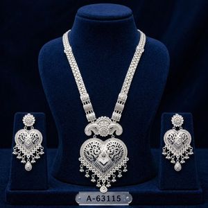 Parure de mariée pour femme en filigrane découpé au laser, plaqué or 24 carats, alliage, grand motif floral central, élégante, multi A-63112 - Product Image 3