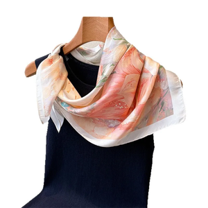Pañuelos de seda con estampado floral, pañuelos cuadrados de moda para mujer, hiyabs de lujo, pañuelos elegantes para el cuello, chales y envolturas. - Product Image 3