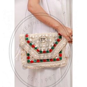 LW Meilleures offres Sac à monnaie traditionnel Banjara pour femmes Design à la mode Fabrication indienne Offre de vente en gros pour les exportateurs - Product Image 1