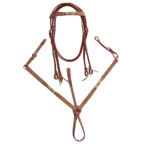 Exportadores Indios: Mejor Precio, Juego de Arreos Vaqueros Occidentales, Cabezada de Cuero de Vaca con Tachuelas Plateadas, Marca OEM, Modelo MVE-WH102 - Product Image 1