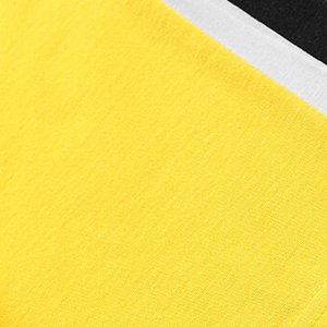Camiseta de Manga Corta Amarilla para Hombre, Cuello Redondo, Ribete en Contraste, Estilo Casual, Tejido de Punto, Corte Regular, Color Sólido - Product Image 4