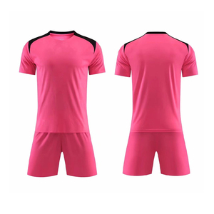 Fournisseur pakistanais d'uniformes de football personnalisés, maillots et shorts avec logo d'équipe, vêtements de sport légers pour les matchs - Product Image 1