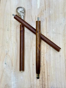 Canne de marche multifonctionnelle antique avec poignée en laiton, canne en bois vintage à suspendre au mur pour la remise des diplômes - Product Image 2