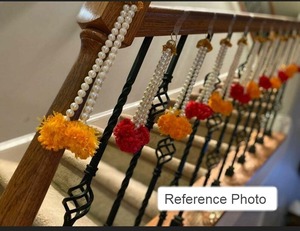 พวงมาลัยประดับมุกและดอกดาวเรืองสำหรับตกแต่งทางเข้าและผนังในช่วงเทศกาล |   ฉากหลังงานแต่งงานสำหรับพิธีเฮนน่าและฮัลดี - Product Image 2