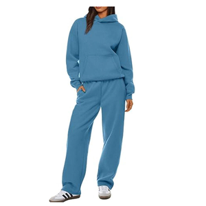 Conjunto Deportivo de Felpa de Poliéster y Algodón de Nuevo Diseño que Ofrece Comodidad, Calidez y Funcionalidad Deportiva con un Diseño Moderno - Product Image 5