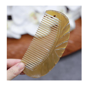 Peigne à cheveux en corne naturelle fait à la main, anti-frisottis, pour cheveux épais, bouclés et raides - Product Image 3