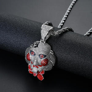 Pendentif Masque Hip Hop en Argent 925 Plaqué Rhodium avec Émail Rouge et Micro-Incrustation de Cristal, Charme Unisexe pour Usage Quotidien, en Vente - Product Image 4