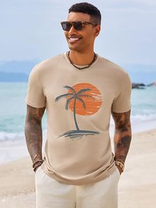 Camiseta de Manga Corta Beige para Hombre con Estampado de Palmeras al Atardecer, Cuello Redondo, Corte Regular Informal, 100% Algodón Jersey Transpirable - Product Image 3