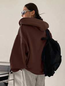 Sudadera con capucha marrón extragrande con cremallera para mujer, de hombros caídos, de forro polar, anti-bolitas, transpirable. - Product Image 2