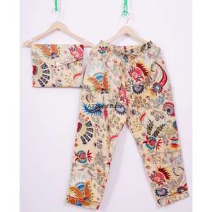 Conjunto de Pijama de Invierno para Mujer, Hecho a Mano, 100% Algodón, Estampado Floral, Manga Tres Cuartos, Cuello en V, Cintura Elástica, Suave, Transpirable y de Secado Rápido - Product Image 3