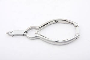 VESPECO VI-1501 Pince à cuticules et à ongles professionnelle en acier inoxydable pour ongles épais - Product Image 3