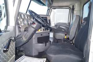 Camion tracteur poids lourd commercial 6x4 avec cabine couchette diesel pour le transport routier - Product Image 6