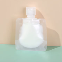 Pochettes transparentes et pochettes à bec verseur sur mesure pour liquides et produits gélifiés, avec conception anti-fuite pour l'emballage de boissons OEM/ODM