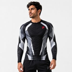Rashguard premium conçu avec des matériaux extensibles, offrant un ajustement confortable et une performance respirante pour les sports quotidiens. - Product Image 4