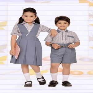 Uniformes escolares con logotipo personalizado más vendidos, camisa para niños con pantalones cortos y vestido para niñas, estilo internacional - Product Image 3