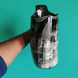Mug à bière en corne de bœuf Viking sculpté à la main, grand format, poli, corne naturelle, à prix avantageux - Product Image 5