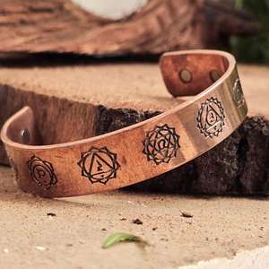 Pulseras de Cobre con Siete Chakras, Brazaletes Magnéticos de Cobre para Hombres y Mujeres, Pulsera Ajustable, Regalo Perfecto - Product Image 1