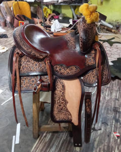 Selle de course sculptée à la main en cuir de cheval pleine fleur Western Pleasure Trail avec ensemble de punaises idéale pour l'équitation et la corde - Product Image 5