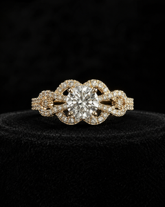 Anillo Solitario de Lujo en Oro de 14K con Diamante Ovalado Brillante en el Centro, Joyería Elegante para Novias - Product Image 2