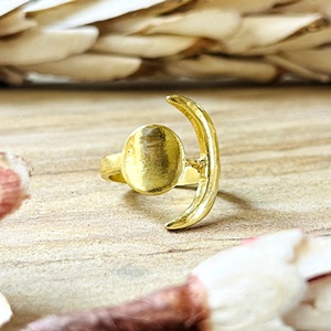Nuevo Anillo Boho Celestial Minimalista de Latón para Mujer, Anillo de Luna Creciente Chapado en Oro de 18k para Venta al por Mayor/OEM/ODM - Product Image 1