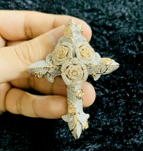 Pendentif Croix Florale Luxe Iced Out Moissanite VVS Finition Or Bijoux Hip Hop Aspect Diamant Collier de la Foi - Product Image 3