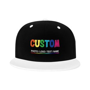 Casquette Snapback personnalisée à 6 panneaux, noire avec visière blanche, ajustable, unisexe, en coton, avec logo lettre arc-en-ciel sur le panneau avant - Product Image 1