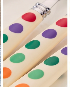 Ensemble de couverts en marbre blanc avec motif de points colorés sur la poignée, pour la salle à manger, la cuisine, les cadeaux, les fêtes et l'usage quotidien. - Product Image 3