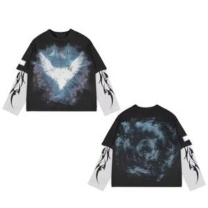 Camiseta de doble manga ligera con detalles estampados en foil y patrón de aplique personalizado para un look moderno en capas. - Product Image 3