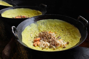 Premium Sizzle Cake Powder for Traditional Vietnamese Banh Xeo Crispy Pancakes - Product Image 3