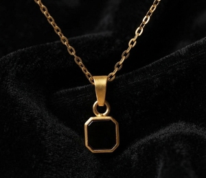 Collier Pendentif Octogonal en Onyx Noir Naturel 8MM, Chaîne Câble Minimaliste en Laiton Plaqué Or, Argent, Or Rose, Cadeau Personnalisé avec Pierre Précieuse - Product Image 1