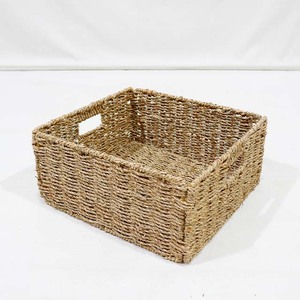 Panier de rangement rectangulaire en jonc de mer tressé à la main avec poignées découpées pour armoire - Product Image 5