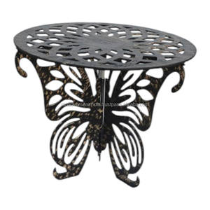 Table d'appoint en aluminium plaqué noir artisanale et personnalisable, avec pieds en forme de papillon, table moderne artistique et élégante pour restaurant et maison - Product Image 1