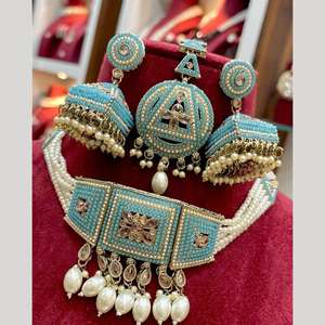 10581396BLU Ensemble de collier ras du cou en cristal et perles plaqué or Ensembles de bijoux fins - Product Image 3