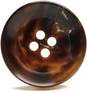 Bouton 100% poli en corne de buffle marron à quatre trous, imitation artisanale écologique de style antique, Uttar Pradesh, pour vêtements et décoration intérieure - Product Image 1