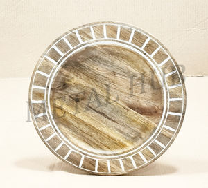 Assiette de présentation en bois naturel avec bordure géométrique blanche, assiette ronde pour la décoration de table - Product Image 4