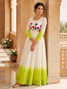 ชุดเดรส Anarkali ผ้าจอร์เจตต์สุดหรู พร้อมผ้าคลุมไหล่แฟนซีน้ำหนักเบา เหมาะสำหรับผู้หญิง สวมใส่ในงานปาร์ตี้สไตล์ชาติพันธุ์ สำหรับงานเทศกาลและสวมใส่ในชีวิตประจำวัน - Product Image 4