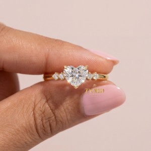Anillo de Diamantes con Corte Corazón en Oro de 18K, Anillo de Compromiso de Lujo con Corazón, Anillo de Promesa de Joyería Fina, Elegante Regalo para Ella - Product Image 2