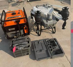 Dron Agrícola DJI Agras T50 Combo de Alta Calidad con 3 Baterías y Cargador C10000 para Pulverización Agrícola - Product Image 2