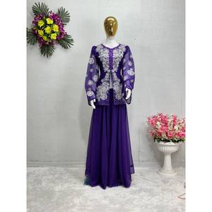 Conjunto de Top y Pantalones Plazzo para Mujer con Bordado de Perlas para Fiestas - Product Image 1