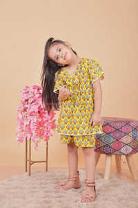 Ropa suave para niños, conjunto de ropa de algodón de lujo para niñas, camisa informal de manga corta con patrón sólido, ropa para niños al por mayor - Product Image 3