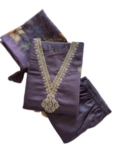 Kurti de fiesta de ajuste holgado para mujer con bordado de seda romana Vintage con pantalón y Duppatta - Product Image 2