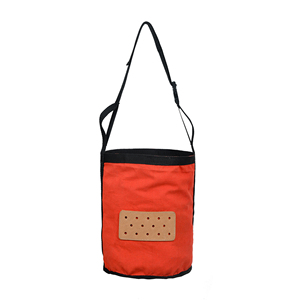 Red <b>Canvas</b> Horse Feed Bag Adjustable Strap Rectangular Leather Patch Durable Feeding Bag Bulk Wholesale OEM Supplier - Product Image 1