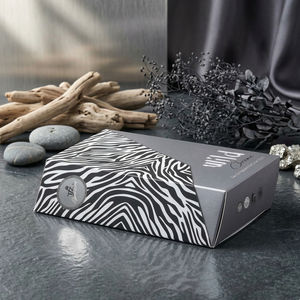 Boîte cadeau en carton imprimé pour sari |   Boîte à sari de style couvercle Ciel et Terre |   Boîte d'emballage de luxe pour sari - Product Image 3