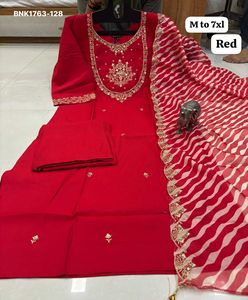 Colección Premium de Muselina de Seda con Adornos de Pita en el Yoke y Butti Dispersos, Kurti-Pant Recto y Dupatta Leheriya, Moda Femenina - Product Image 5