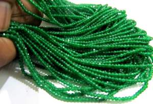 Perles d'émeraude naturelle rondes facettées 2 mm micro-facettées, brin de 13 pouces - Product Image 2