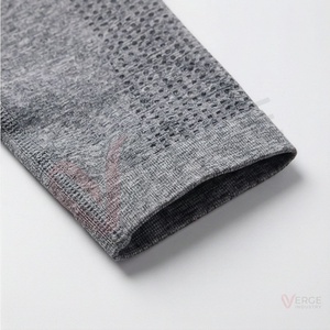 Ensemble de yoga sans couture gris pour femmes, 2 pièces, haut court à manches longues avec trous pour les pouces, leggings taille haute - Product Image 6