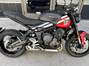 Nouveauté très demandée 2025 : Scooters Triumph Trident 660 Rouge Diablo/Noir Saphir - Product Image 2