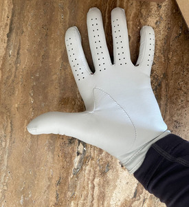 Guantes de Golf Unisex Personalizados de Alta Calidad, Transpirables, de Piel de Oveja Blanca Cabretta, con Empaque Premium, Precios Bajos - Product Image 4