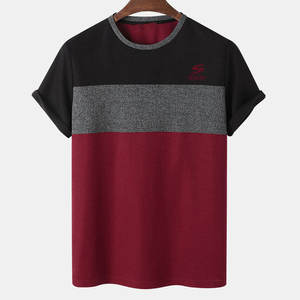 Camiseta informal para hombre hecha en Pakistán, con material suave, corte relajado y apariencia básica, diseñada para un estilo sencillo. - Product Image 1